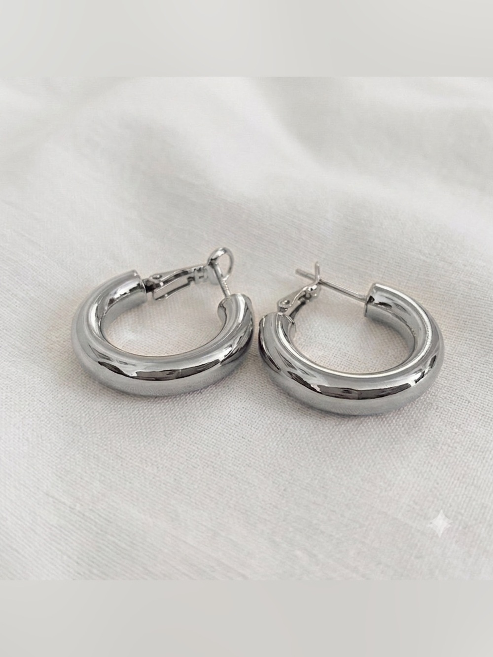 Silver plated women’s 25mm hoop earrings hypoallergenic - Picture 4 of 6